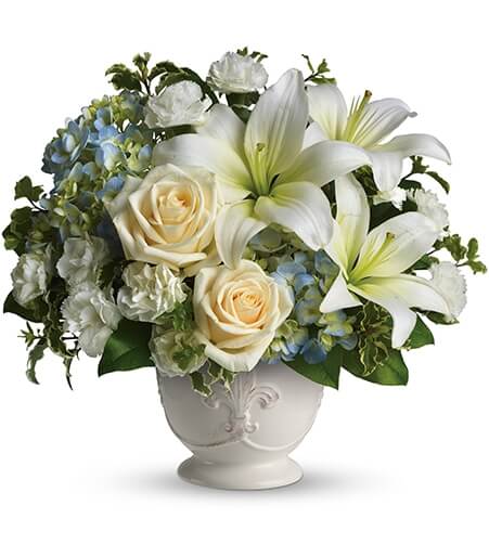 T209-1A-beautiful-dreams-floral-arrangement-thankfullyyours-thankfully-yours